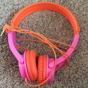 Headphones 🎧